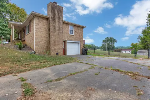 Exterior - 2009 Ridgecrest Cir, Dickson, TN 37055 photo 11 of 11