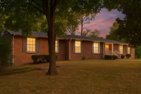 2045 Nora Ln, Hermitage, TN 37076