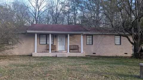135 Foster Ln, Ringgold, GA 30736