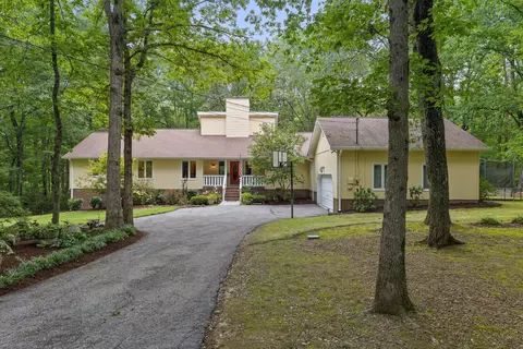1211 Rocky Dell Ln, Signal Mountain, TN 37377