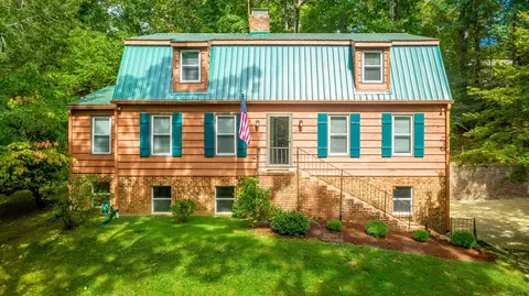 821 Ravine Rd, Signal Mountain, TN 37377