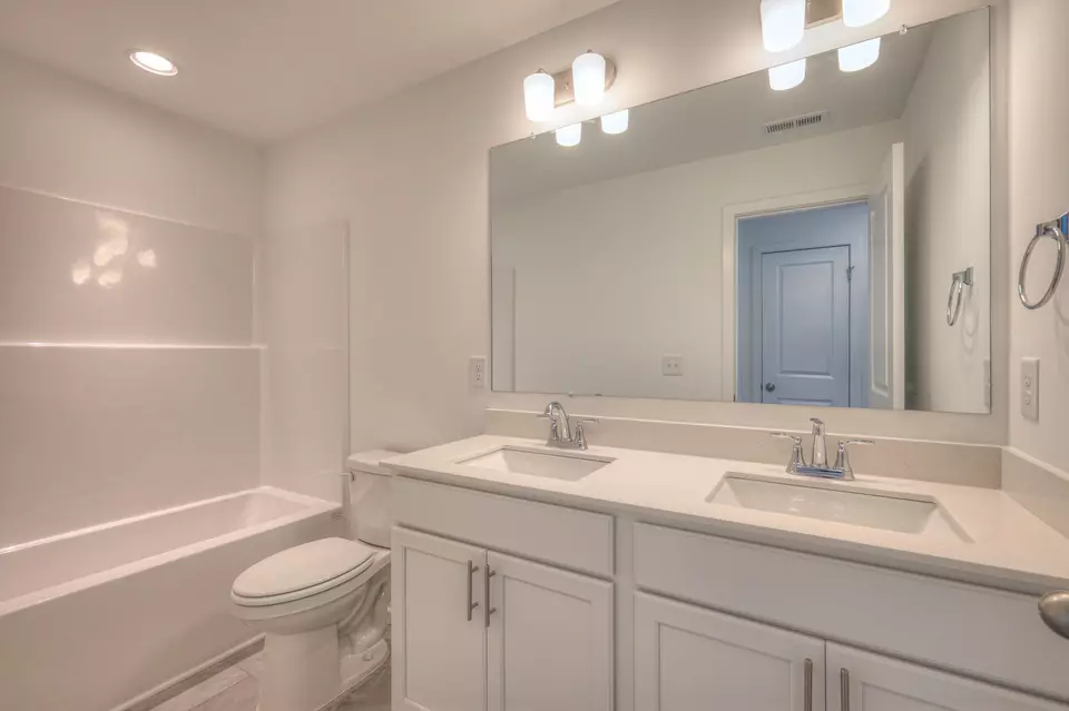Bath - 2584 Misty Creek Dr, Nashville, TN 37207 photo 5 of 5