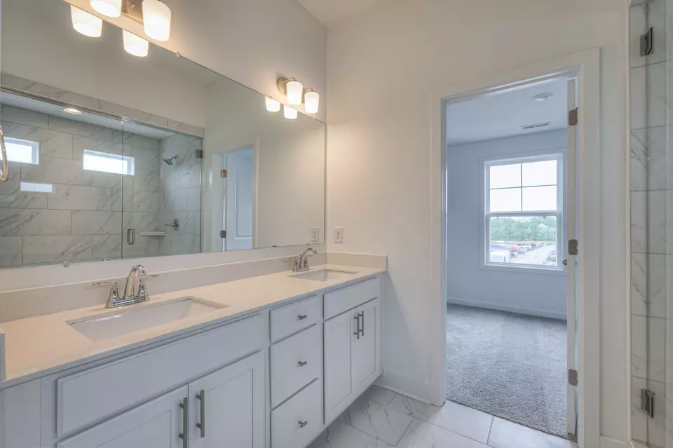 Bath - 2584 Misty Creek Dr, Nashville, TN 37207 photo 3 of 5