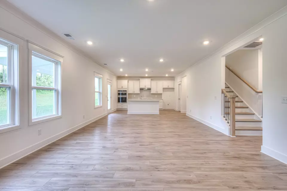 Living - 2584 Misty Creek Dr, Nashville, TN 37207 photo 3 of 4