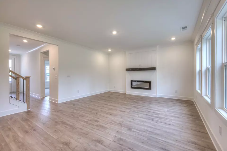 Living - 2584 Misty Creek Dr, Nashville, TN 37207 photo 2 of 4