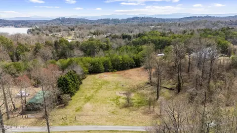 136 Hidden Cir, Louisville, TN 37777