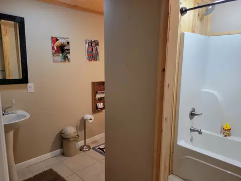 Bath - 8484 Highway 150, Sequatchie, TN 37374 photo 5 of 8