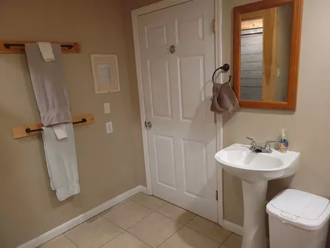 Bath - 8484 Highway 150, Sequatchie, TN 37374 photo 3 of 8