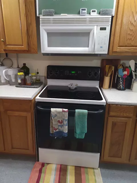 Kitchen - 8484 Highway 150, Sequatchie, TN 37374 photo 2 of 4