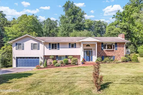 127 Newhaven Rd, Oak Ridge, TN 37830