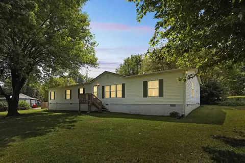 8141 Old Highway 52, Westmoreland, TN 37186