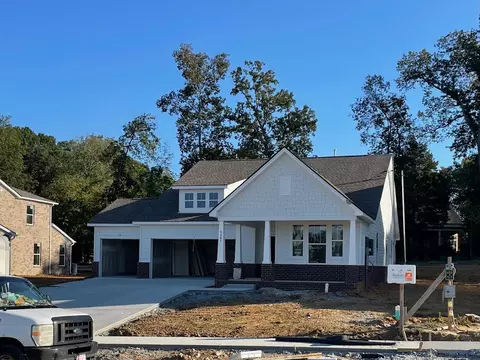 1241 Tucker Dr, Lebanon, TN 37087