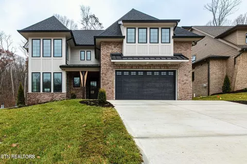 1654 Misty Lake Dr, Knoxville, TN 37932