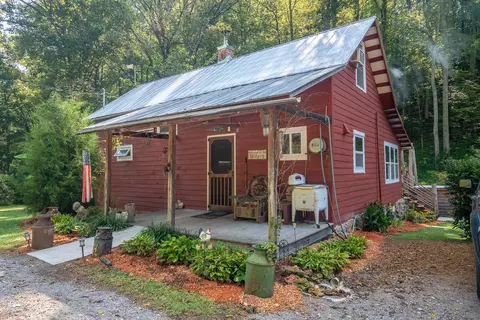 1491 Cates Rd, Lawrenceburg, TN 38464