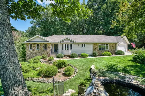 16 Belvedere Ln, Crossville, TN 38558