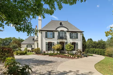 5521 Hawks Landing Dr, Arrington, TN 37014