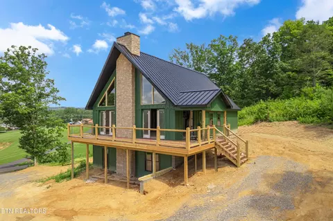 2773 Clabo Rd, Sevierville, TN 37862
