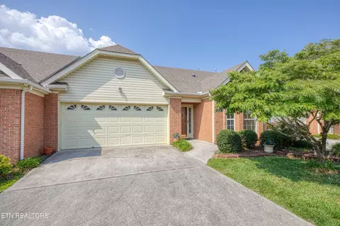 674 Applegate Ln #32, Knoxville, TN 37934
