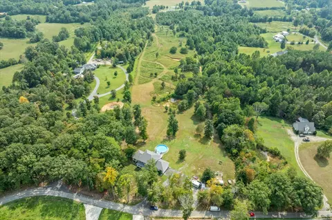 343 Mabry School Rd, Cookeville, TN 38501