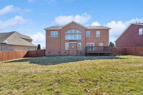 806 Warrington Ct, Gallatin, TN 37066