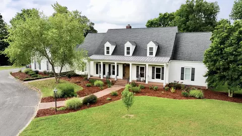 3899 Albert Matthews Rd, Columbia, TN 38401