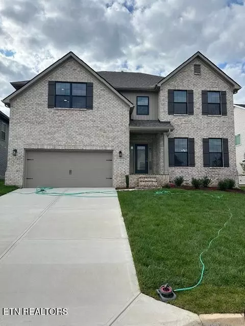 1828 Silver Chapel Dr, Knoxville, TN 37932
