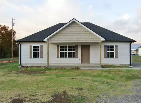1600 Larry Dospil Dr, Lewisburg, TN 37091