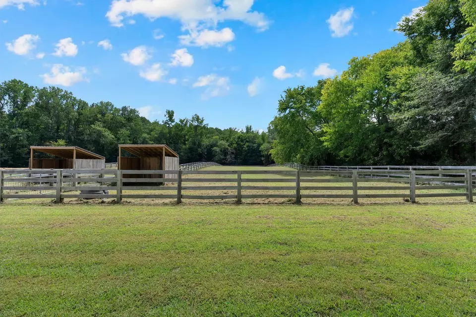 Exterior - 481 Matts Hollow Rd, Manchester, TN 37355 photo 6 of 14