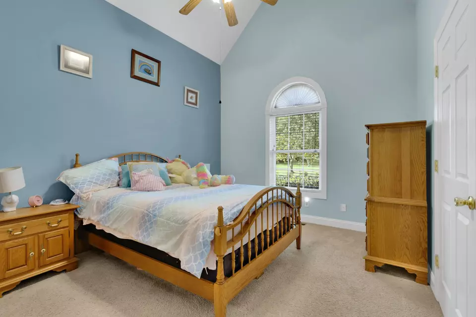 Bedroom - 481 Matts Hollow Rd, Manchester, TN 37355 photo 6 of 7