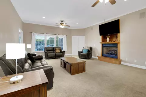 Living - 481 Matts Hollow Rd, Manchester, TN 37355 photo 1 of 5