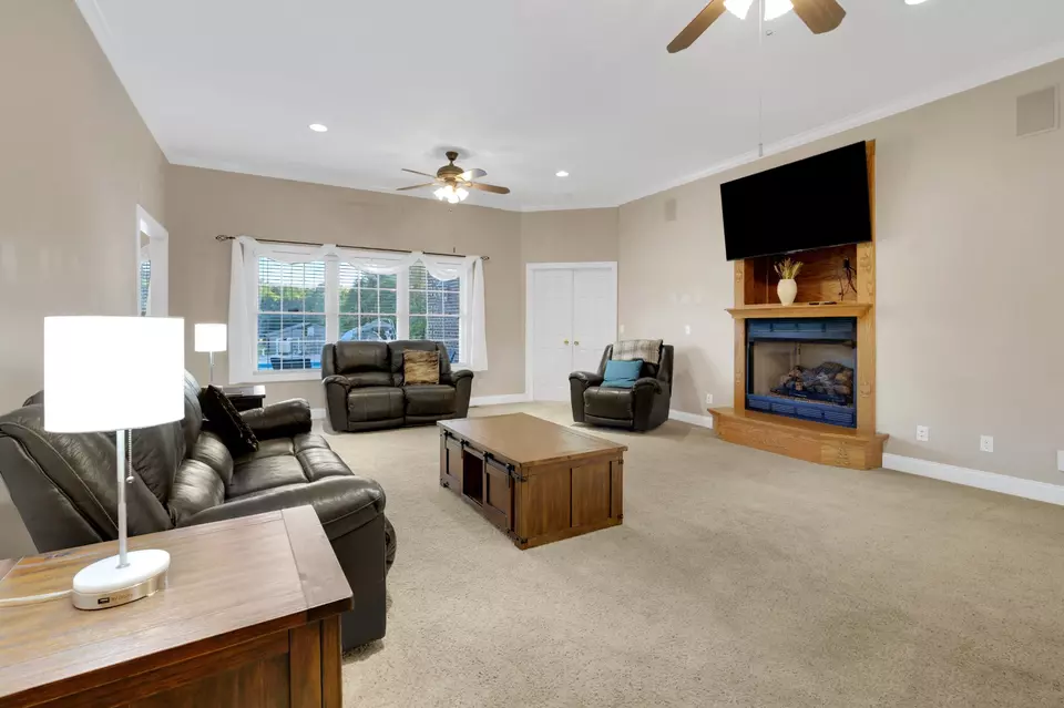 Living - 481 Matts Hollow Rd, Manchester, TN 37355 photo 1 of 5