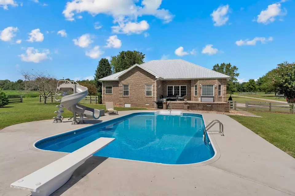 Exterior - 481 Matts Hollow Rd, Manchester, TN 37355 photo 12 of 14