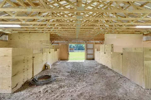 Entry Way - 481 Matts Hollow Rd, Manchester, TN 37355 photo 1 of 2