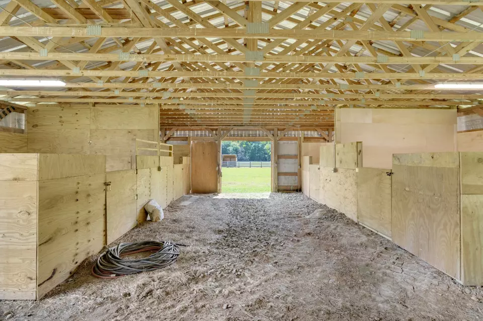 Entry Way - 481 Matts Hollow Rd, Manchester, TN 37355 photo 1 of 2