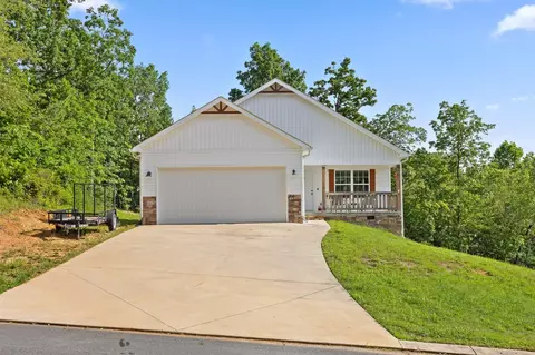 1008 Durgan Pl, Dalton, GA 30721