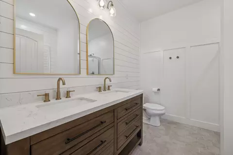 Bath - 600 Eagleview Dr, Eagleville, TN 37060 photo 2 of 5