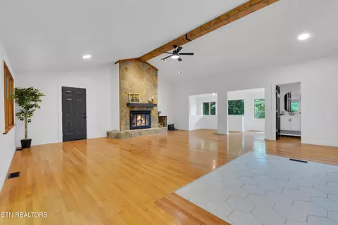 355 E Chestnut Hill Rd, Townsend, TN 37882 photo 10