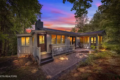 355 E Chestnut Hill Rd, Townsend, TN 37882 photo 4