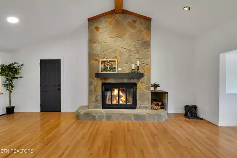 355 E Chestnut Hill Rd, Townsend, TN 37882 photo 9