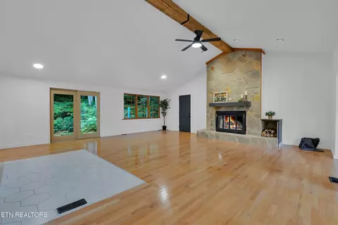 355 E Chestnut Hill Rd, Townsend, TN 37882 photo 13