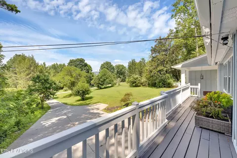 355 E Chestnut Hill Rd, Townsend, TN 37882 photo 6