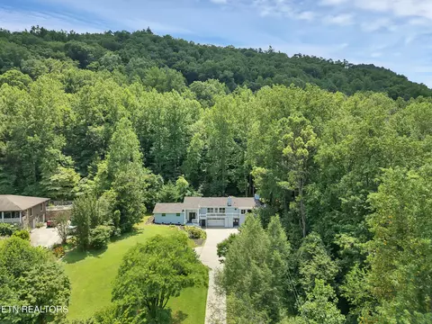 355 E Chestnut Hill Rd, Townsend, TN 37882 photo 3