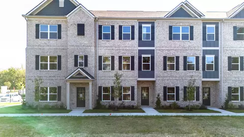106 Rosebush Ln, Lebanon, TN 37087