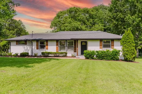 521 Lemont Dr, Nashville, TN 37216