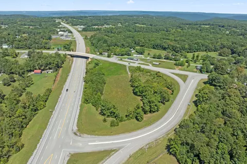 876 College St, Spencer, TN 38585