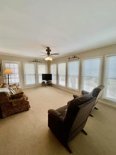 Living - 336 Second Creek Rd, Five Points, TN 38457 photo 5 of 6