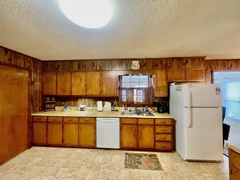Kitchen - 336 Second Creek Rd, Five Points, TN 38457 photo 5 of 10
