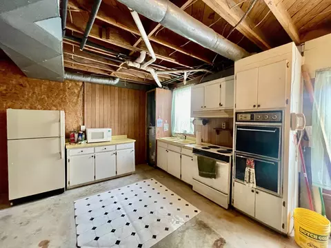 Kitchen - 336 Second Creek Rd, Five Points, TN 38457 photo 9 of 10
