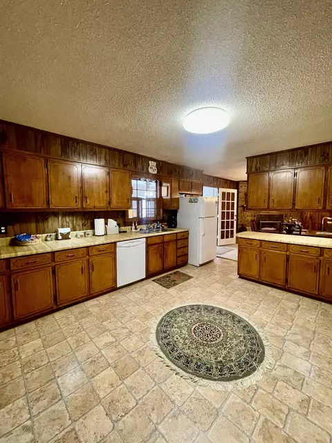 Kitchen - 336 Second Creek Rd, Five Points, TN 38457 photo 3 of 10