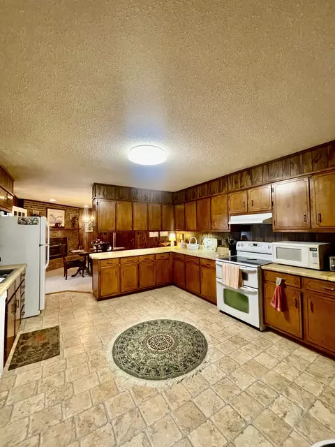 Kitchen - 336 Second Creek Rd, Five Points, TN 38457 photo 4 of 10